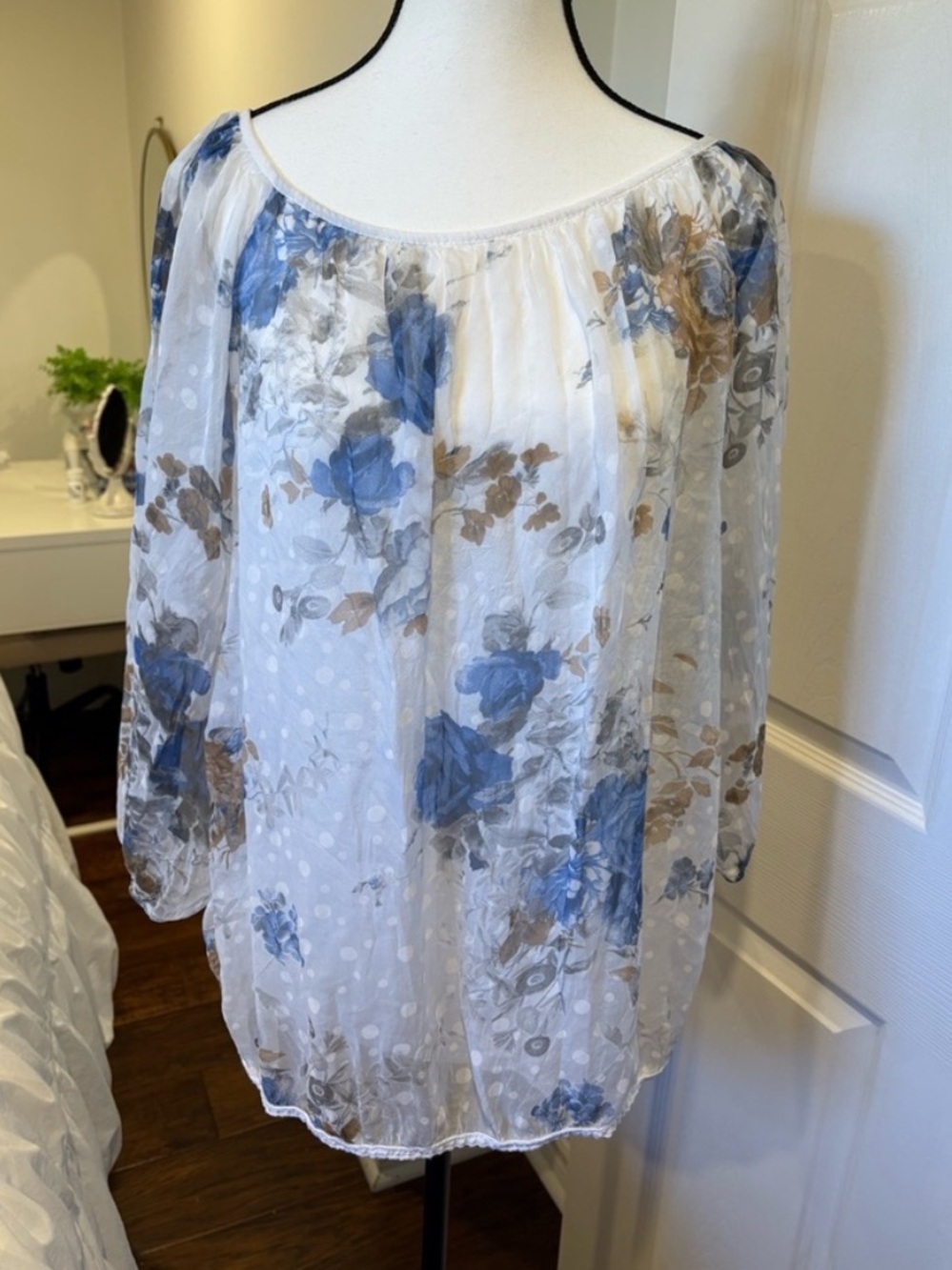 Giusy 100% Silk Floral Blouse Made in Italy Blue White Size L